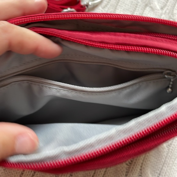 NWT Baggalini Triple Zip Bagg crossbody purse fanny pack red. - Picture 5 of 11